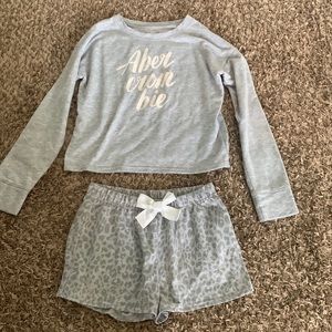 Abercrombie Kids Gray LS Tee and Cheetah patterned Shorts Pajama Set size 9/10
